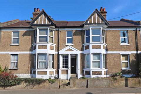 3, Claremont Villas Sanderstead Road, South Croydon, CR2 0PG