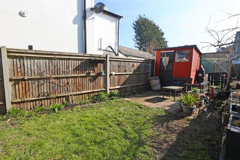 3, Claremont Villas Sanderstead Road, South Croydon, CR2 0PG