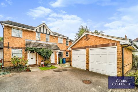 3 bedroom semi-detached house to rent, Hazelwood Close, North Harrow, HA2