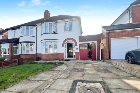 3 bedroom semi-detached house to rent, Benson Avenue, Wolverhampton, West Midlands, WV4