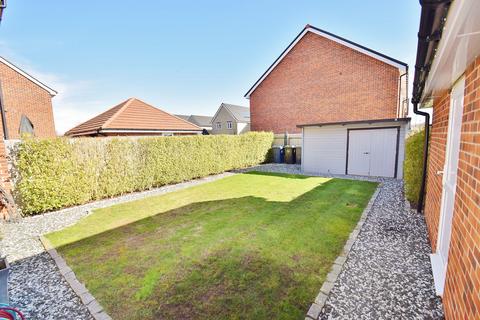 3 bedroom semi-detached house for sale, Hedgerow Walk, Princes Risborough HP27