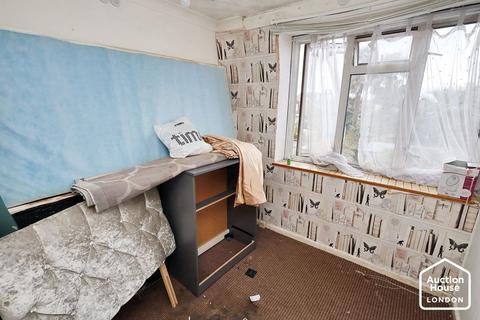159 Harrow Crescent, Romford, RM3 7AP