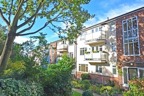 2 bedroom apartment to rent, Eglinton Hill, London, SE18