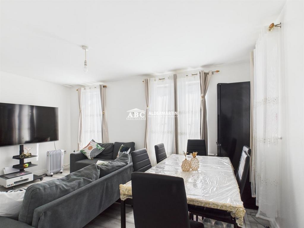 CAM05227 G0-PR0004-STILL003.jpg