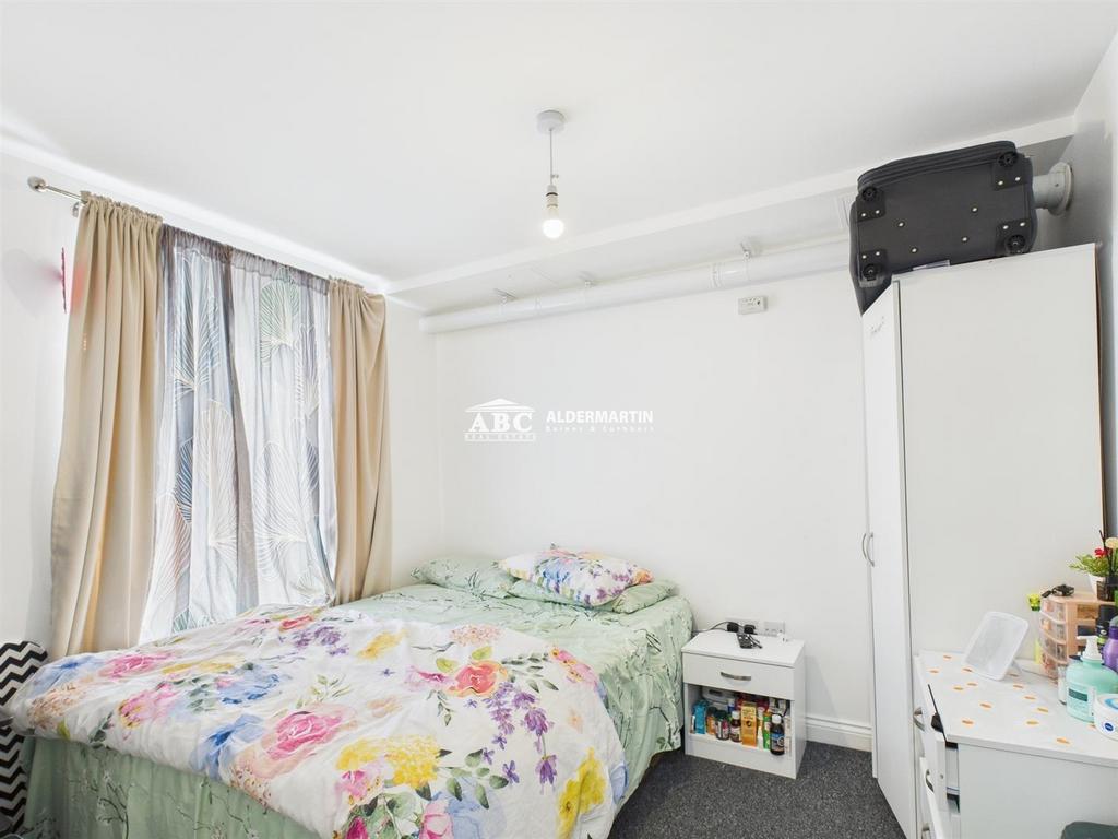 CAM05227 G0-PR0004-STILL009.jpg