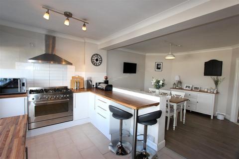 16 Broadway, Gillingham, ME8 6BE