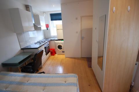 Studio to rent, Chiswick High Road, London W4