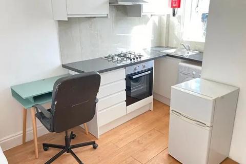 Studio to rent, Chiswick High Road, London W4