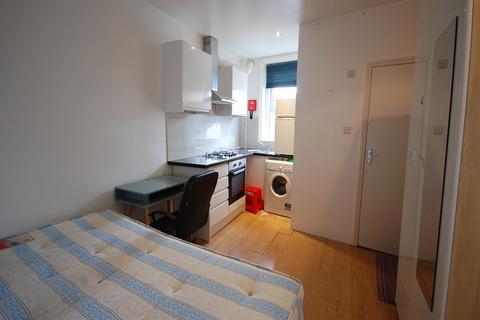 Studio to rent, Chiswick High Road, London W4