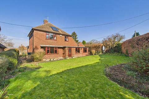 3 bedroom detached house for sale, Aylesbury Road, Princes Risborough HP27