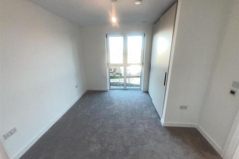 2 bedroom flat to rent, 2 Fauna Walk, Watford, Watford