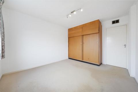 Flat 20, Cranmer Court Wickliffe Avenue, London, N3 3HG