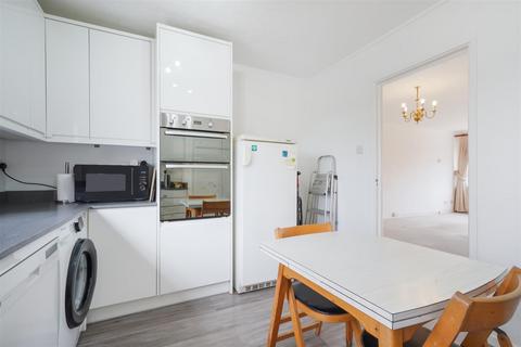 Flat 20, Cranmer Court Wickliffe Avenue, London, N3 3HG