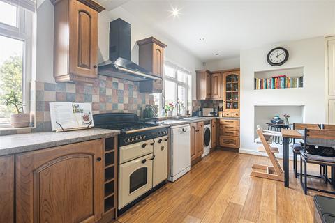 72 Brooklands Crescent, Sheffield, S10 4GG