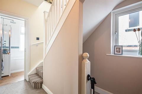 72 Brooklands Crescent, Sheffield, S10 4GG