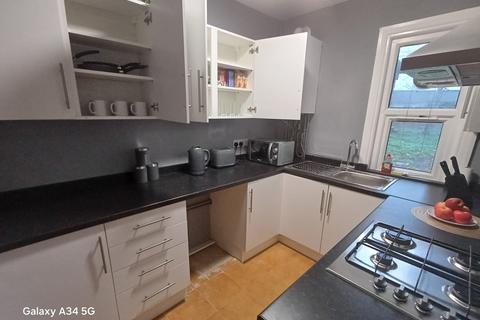 2 bedroom flat to rent, Northumberland Park, London N17