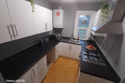 2 bedroom flat to rent, Northumberland Park, London N17