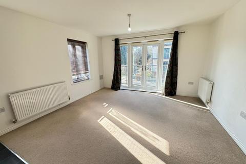 2 bedroom flat to rent, Sinclair Drive, Basingstoke RG21