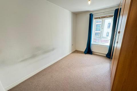 2 bedroom flat to rent, Sinclair Drive, Basingstoke RG21