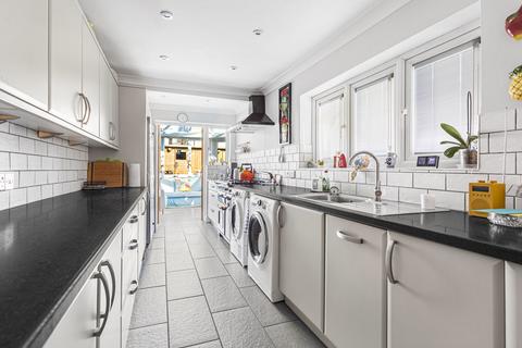 15 Beehive Road, Staines-upon-thames, TW18 2AH