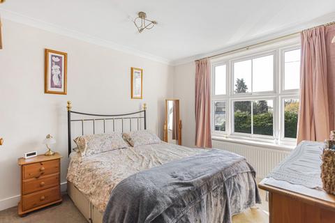15 Beehive Road, Staines-upon-thames, TW18 2AH