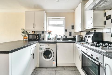 2 bedroom flat for sale, Bridge Road, Southampton SO31