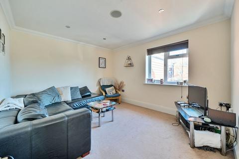 2 bedroom flat for sale, Bridge Road, Southampton SO31