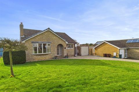 3 bedroom detached bungalow for sale, 17 Aunums Close, Thornton-Le-Dale, Pickering YO18 7TP