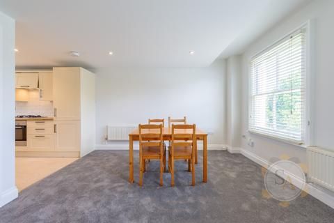 2 bedroom flat to rent, Bramber Road, London