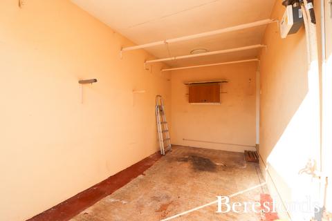 1b Acacia Gardens, Upminster, RM14 1HS