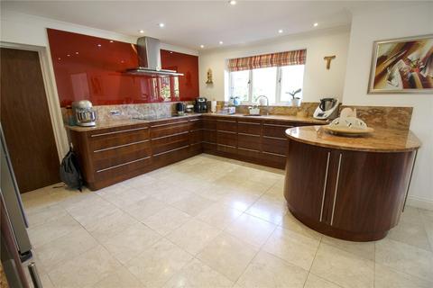 10 Barlow Close, Swindon, SN25 4GH