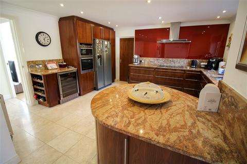 10 Barlow Close, Swindon, SN25 4GH