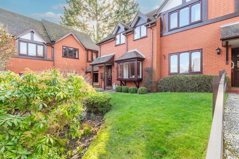 2 bedroom end of terrace house for sale, Yew Tree Gardens, Henley-in-Arden, B95