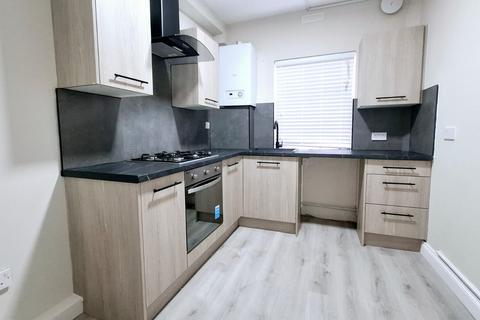 2 bedroom flat to rent, Watford Way, London NW7