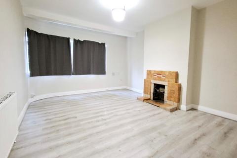 2 bedroom flat to rent, Watford Way, London NW7