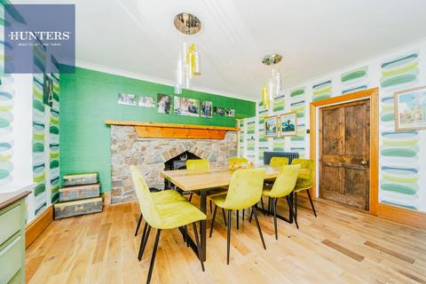 64 Hendre Road, Pencoed, Bridgend, CF35 6TN