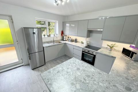 3 bedroom end of terrace house for sale, Howton Road, Bournemouth, BH10 5