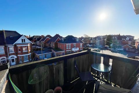 2 bedroom flat for sale, Park Lodge, Bournemouth, BH5 1