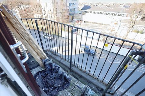 2 bedroom flat for sale, Nether Street, London N12