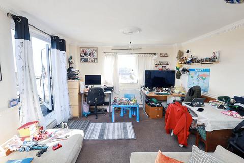 2 bedroom flat for sale, Nether Street, London N12
