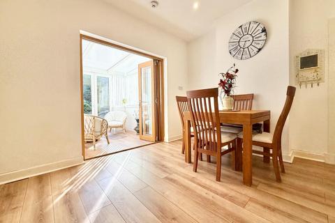 148 Dodworth Road, Barnsley, S70 6PB