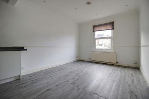 1 bedroom flat to rent, Eastcott Hill, Swindon SN1