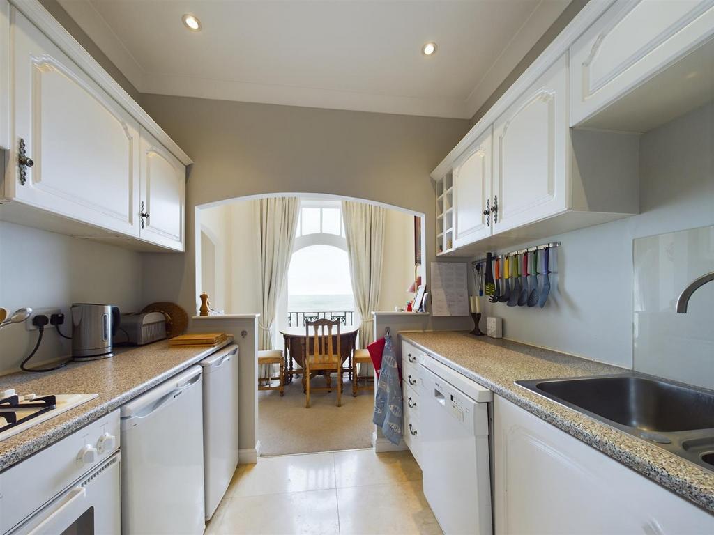 CAM03358 G0-PR0095-STILL002.jpg