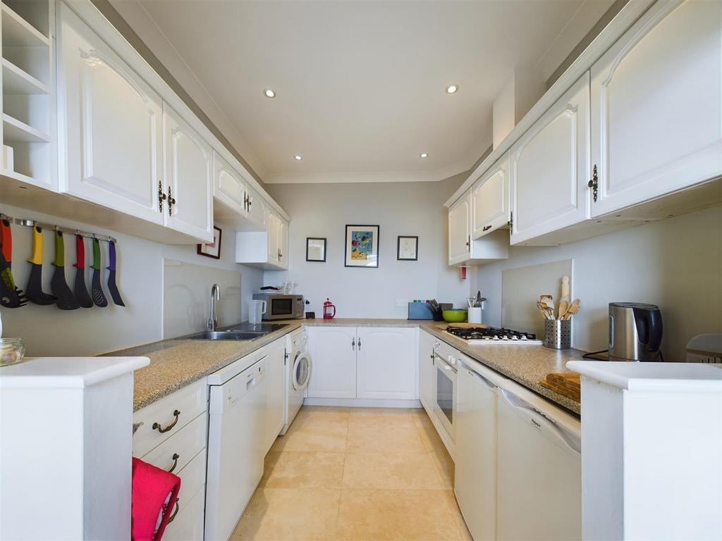 CAM03358 G0-PR0095-STILL001.jpg