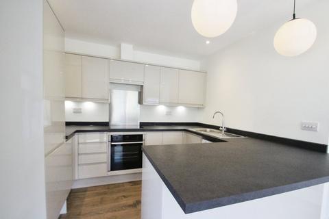 2 bedroom flat to rent, High Street, Maidenhead SL6