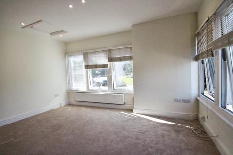 2 bedroom flat to rent, High Street, Maidenhead SL6