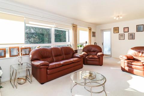 2 bedroom flat for sale, The Four Tubs, Bushey Heath WD23