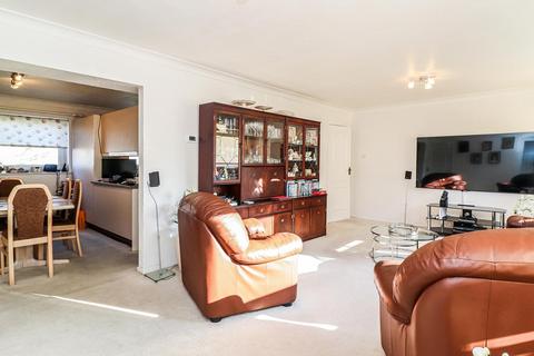 2 bedroom flat for sale, The Four Tubs, Bushey Heath WD23