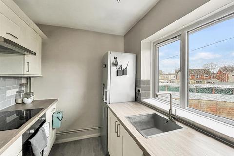 2 bedroom apartment for sale, Cedar Close, Oldland Common, Bristol