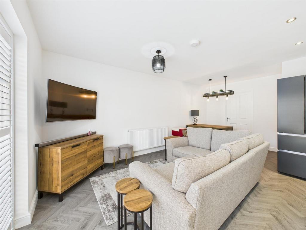 Open plan kitchen/dining/living: